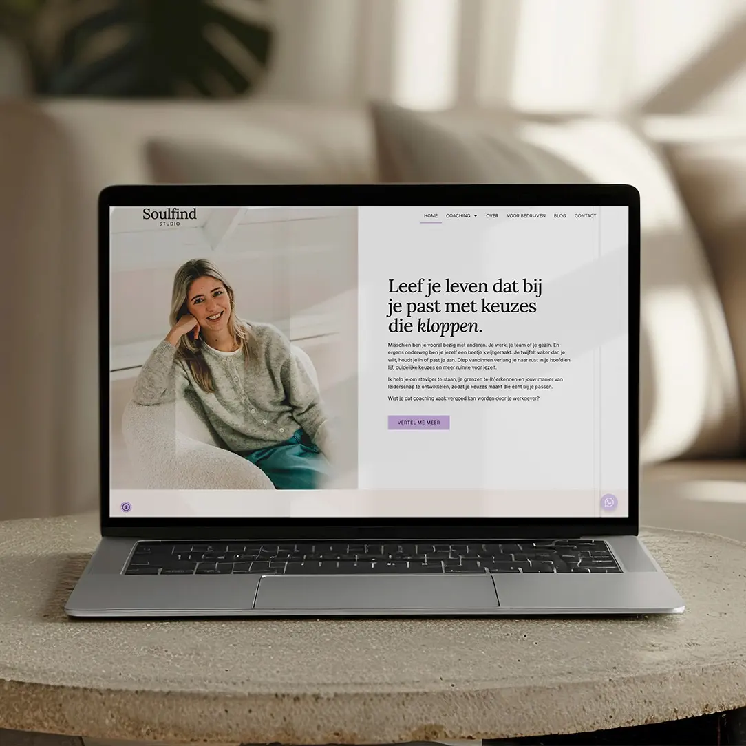 Webdesignproject voor Soulfind Studio, ontwikkeld door Studio Smaakt in Nijmegen. Zachte, natuurlijke uitstraling met focus op rust, ruimte en persoonlijke coaching.”
