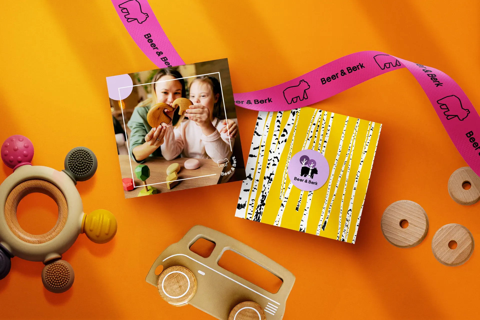 Branding en verpakkingsontwerp voor Beer & Berk, een kleurrijk kindermerk met speelse illustraties en vrolijke typografie, ontworpen door Studio Smaakt in Nijmegen.